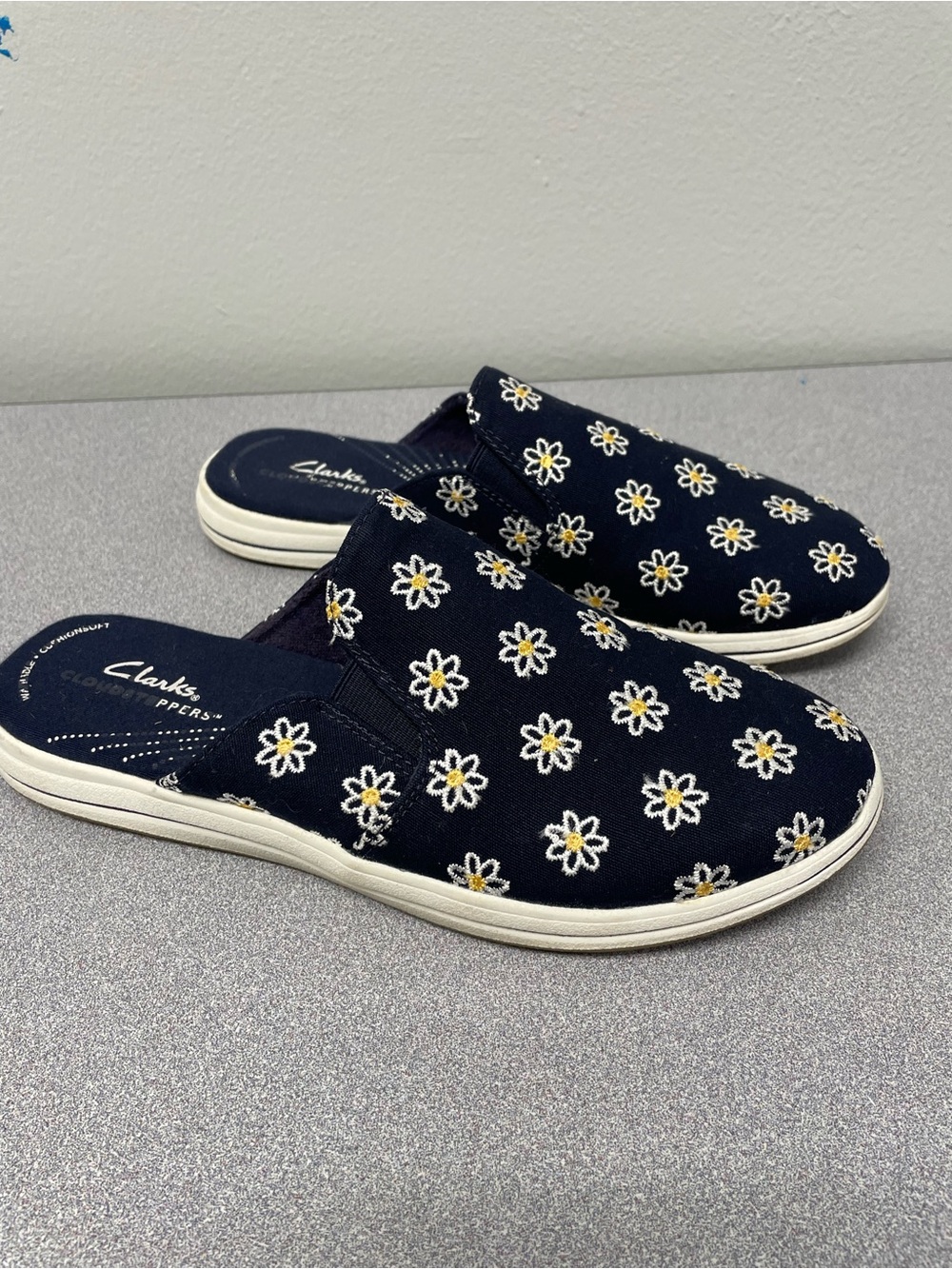 Clarks Navy Daisy Embroidered Slip-On Clogs 8.5
